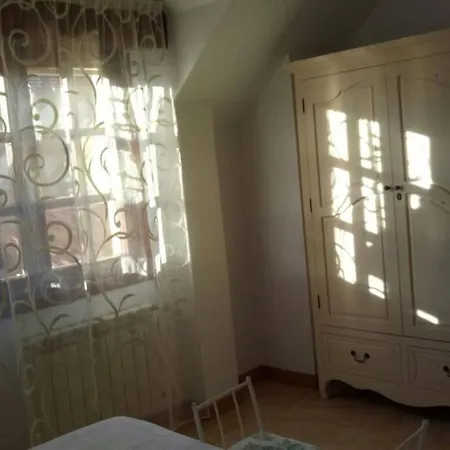 Cerca De Noja Con Acceso A