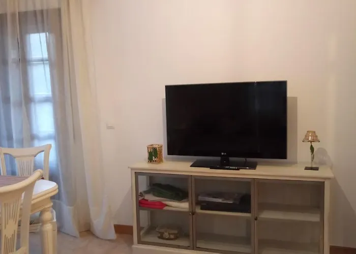 Cerca De Noja Con Acceso A *