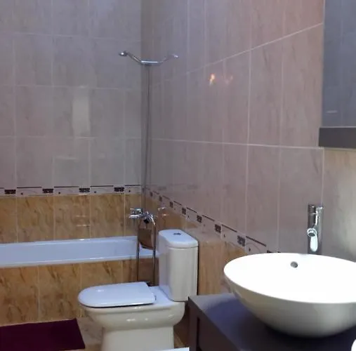 Cerca De Noja Con Acceso A